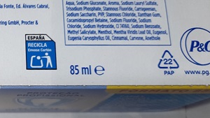 Etiquetado pasta dientes